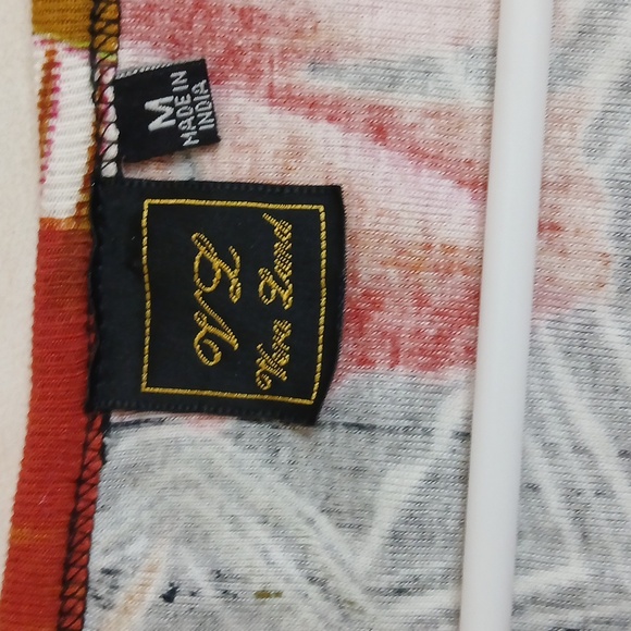 Vera Land Multi Color Beaded Top - Picture 5 of 6